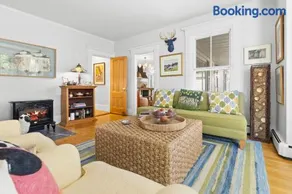 Pom Cottage - 3BR waterfront cottage near Acadia - Image 1