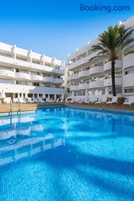Palmanova Beach Apartments by TRH - Image 3