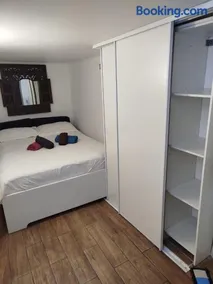 Appartement individuel 20m carrée dans charmante maison de ville à la française - Image 1