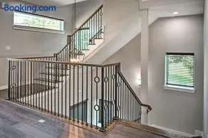 Modern & Spacious Houston Home - Pets Welcome! - Image 4