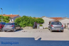 Apartment Goga - Seaview & Parking - Image 3