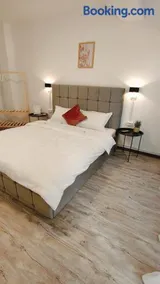 Baroc Boutique Hotel - Image 1