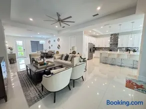 4 Bedrooms Heated Pool Spacious - Image 2