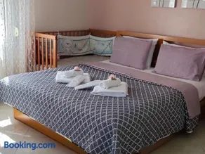 Eleni's GuestHouse - Image 2