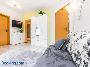 Apartment in Bergisch Gladbach - Image 2