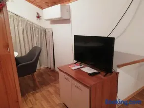 Green Loft Apartment-Rose - Image 4