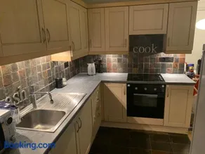 Stansted spacious 2-bed apartment, easy access to Stansted Airport & London - Image 5