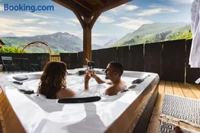 Chalet de prestige Pyrénéen, 3 min des télécabines - Image 1