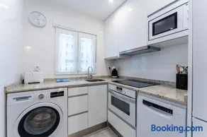 Elegance and Comfort in the Heart of Santander - Image 1
