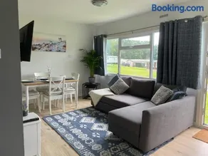 Cosy Cabin - Bideford Bay Holiday Park - Image 1