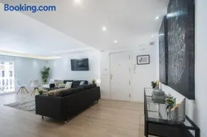 Stylish *NEW* Apartment in Alicante w/ 4 bedrooms - Image 3