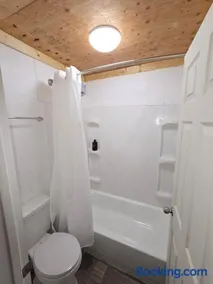 Grey cabin - Image 4