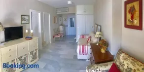 MI CAPRICHO, Beachfront,Ground Floor, Private Garden & Terrace - Image 3