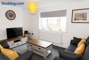 Argyle House Stunning 2 Bed Town Centre Home from Home with Private Parking - Image 1