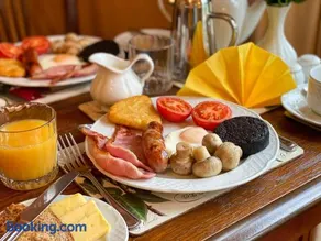 Number 10 Bed & Breakfast - Image 3