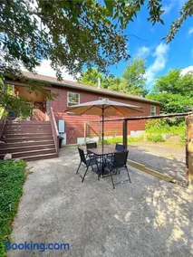 Beaver Hills House, Garden, Fenced Yard - Image 2