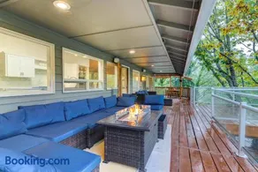 Tranquil Riverfront Retreat - Image 1