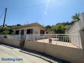 Maison authentique avec grande terrasse - Image 2