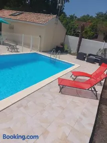 petite maison sympathique plein de charme - Image 1