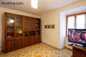 Francesca's House, Ceto Ospitar - Image 3