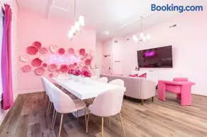The Kentucky Rose by Hollyhock suites - Image 3