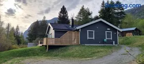 Hus i flott natur - Image 1
