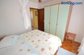 Franka 1 Apartment with terrace near the Beach, Artatore Mali Lošinj - Image 1