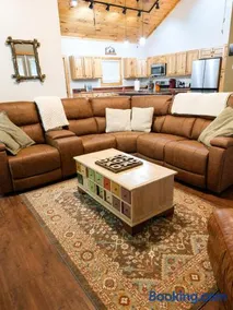 Nantahala Nook, cabin w/hot tub,game room, & wifi - Image 1