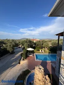 Iris Villas Complex - Image 1