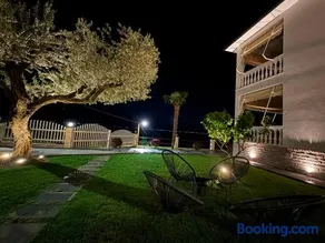 L olive Villa - Image 1