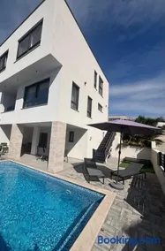 Villa NeRu Vodice- Private Heated Pool & Sea View - Image 1