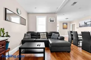 555-2 6BR Quincy - Spacious Apt near Boston - Perry Beach - Image 3