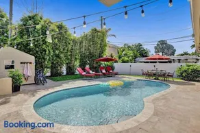 Hollywood Villa close to the BEACH w/HEATED POOL - Image 4