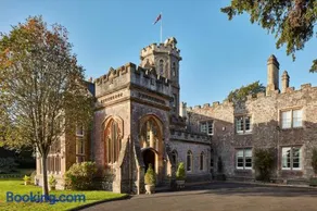 Uphill Manor Bed & Breakfast - Image 1