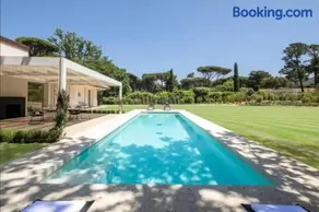 Roseraie Villa Heated Pool - Image 1