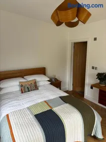 Barnfield house - Image 5
