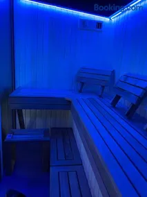 Poolhouse, no smoking everywhere - Image 3