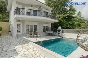 Diamanti Villa, Pool & Barbecue - Image 2