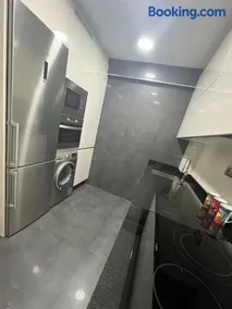 Apartamento céntrico con terraza EBI02919 - Image 2