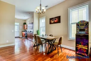 Duplex by Forsyth Park - 2 King Beds - Patio & Balcony - Image 4