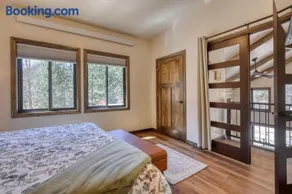 The Gold Hill Chalet - Image 3