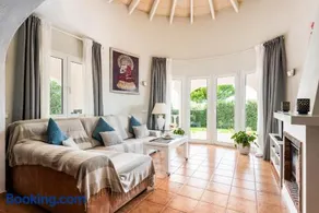 Villa mit Garten, privatem Pool und Grill - Image 4