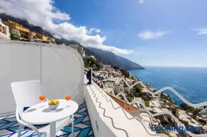Aurora Luxury Suites Seaview - Image 2