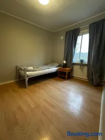 Tvåplans lagenhet med uteplats! - Image 2