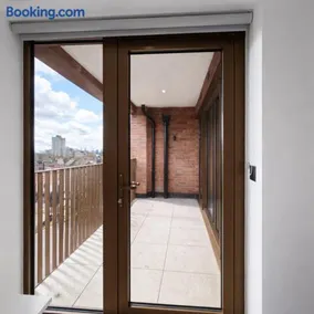 Greenstreet Apartment in London - Image 5