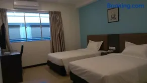 MJ Hotel - Image 3