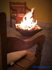 CASA AMARELA RECANTO Mesmo bairro da pizzeria Borgo Del Vino - Image 2