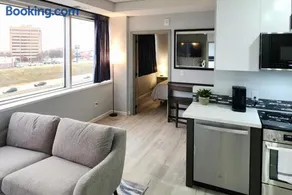 Modern Two Bedroom Apartment with City Views - Image 1