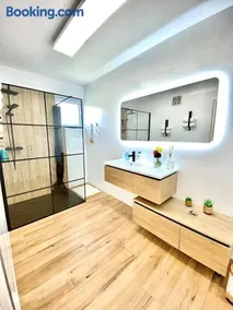 Skyview Residence - Self Check In - Near City Centre - Image 3