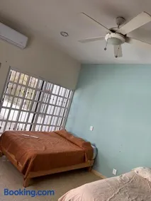Casa en zona dorada - Image 3